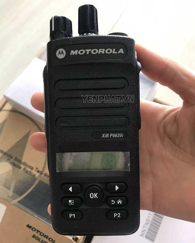 máy bộ đàm Motorola XIR P6620i có thiết kế đơn giản, đẹp mắt