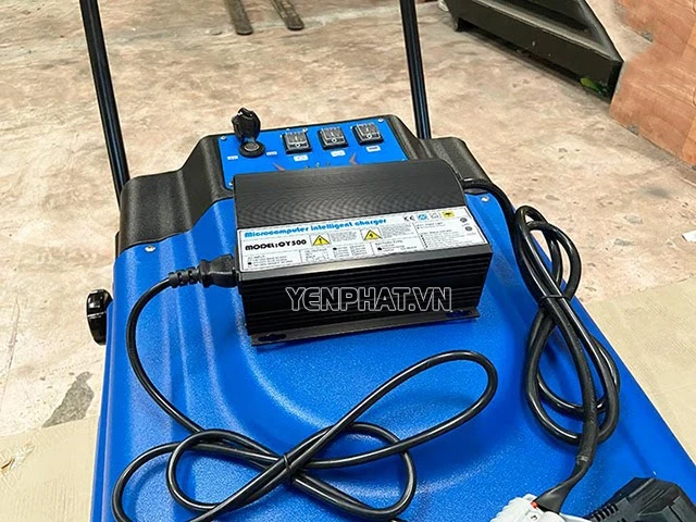 Bình ắc quy của máy quét rác đẩy tay mini chạy bằng ắc quy AS-690